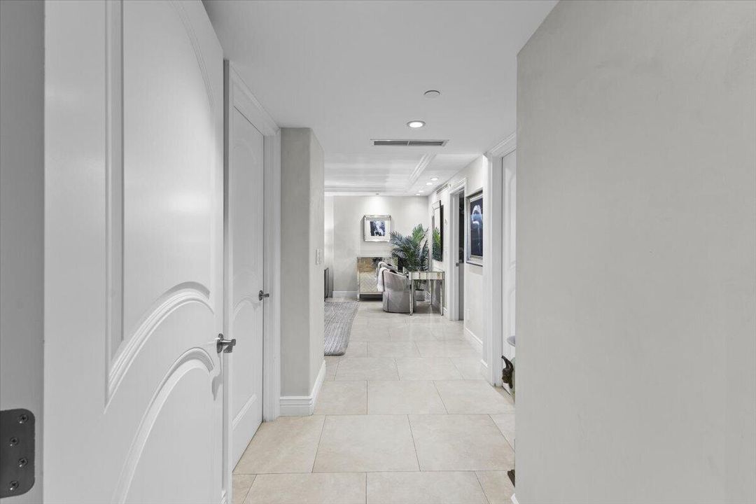 Upper level primary suite entry