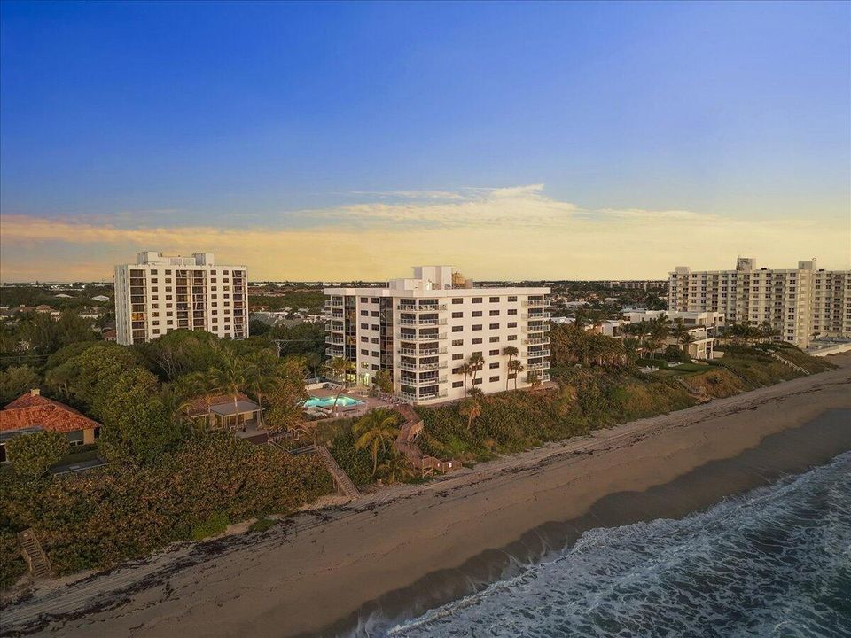 Aerial view of uncrowded coastline