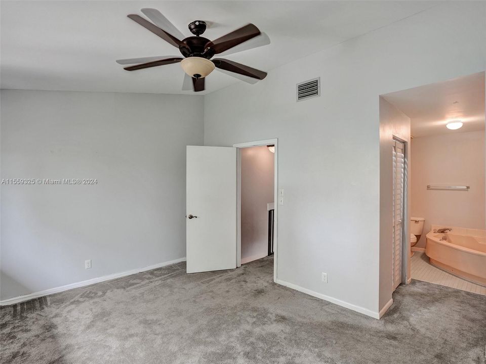 Recently Sold: $290,000 (2 beds, 2 baths, 1098 Square Feet)