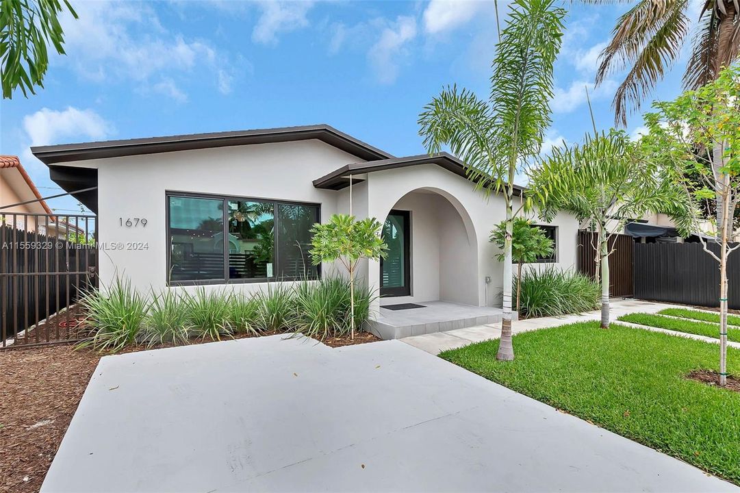 Active With Contract: $1,425,000 (4 beds, 3 baths, 2265 Square Feet)