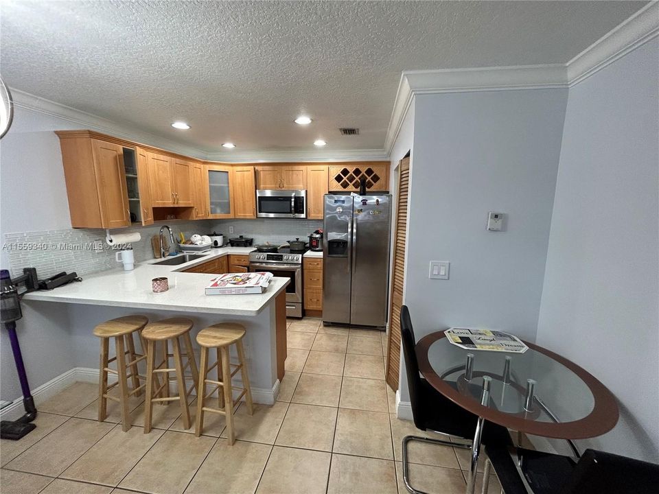 Recently Sold: $319,000 (2 beds, 2 baths, 856 Square Feet)