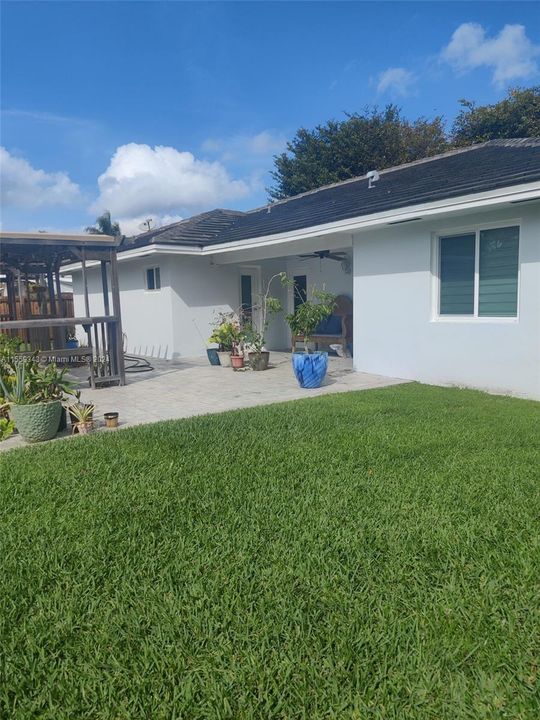 Recently Rented: $4,000 (4 beds, 2 baths, 2280 Square Feet)