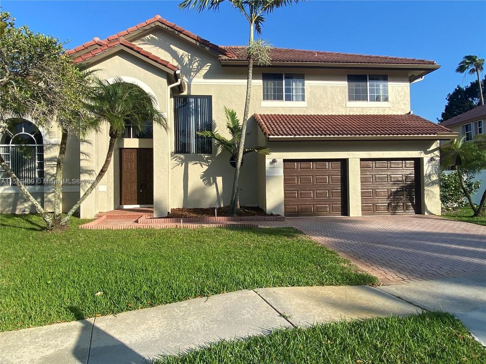 Recently Sold: $959,995 (4 beds, 3 baths, 3099 Square Feet)