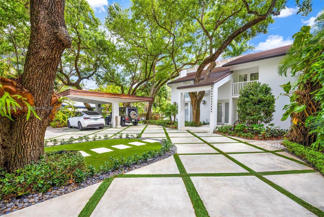 For Sale: $5,499,000 (5 beds, 4 baths, 3541 Square Feet)