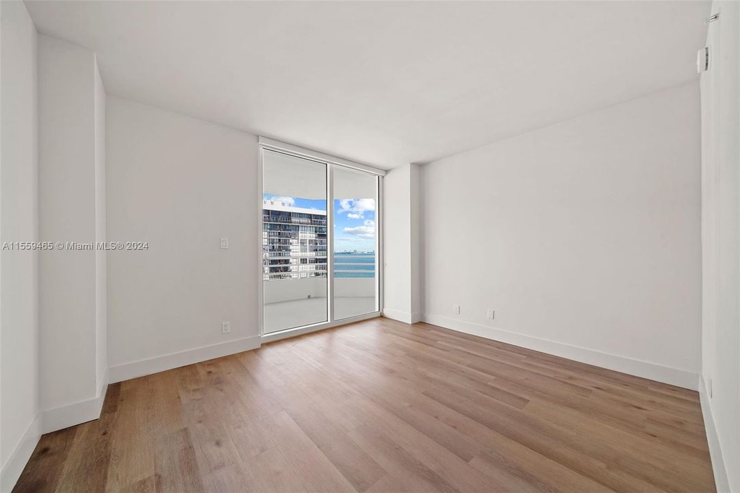 Active With Contract: $4,319 (2 beds, 2 baths, 1404 Square Feet)