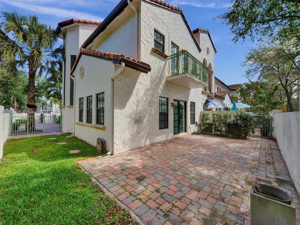 Recently Sold: $799,997 (3 beds, 2 baths, 2658 Square Feet)