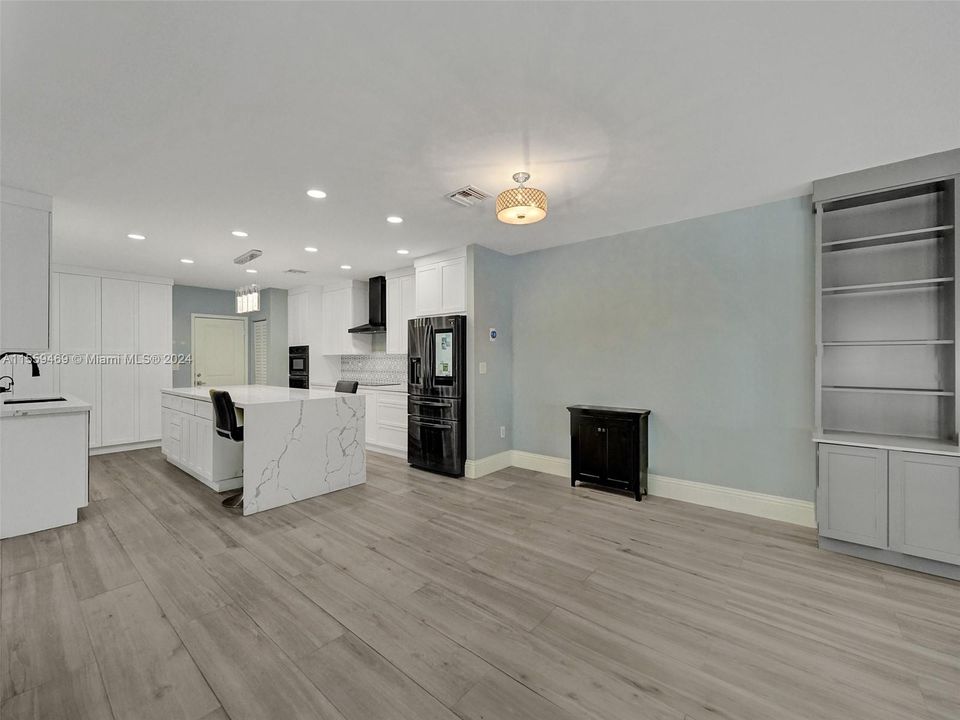 Recently Sold: $799,997 (3 beds, 2 baths, 2658 Square Feet)