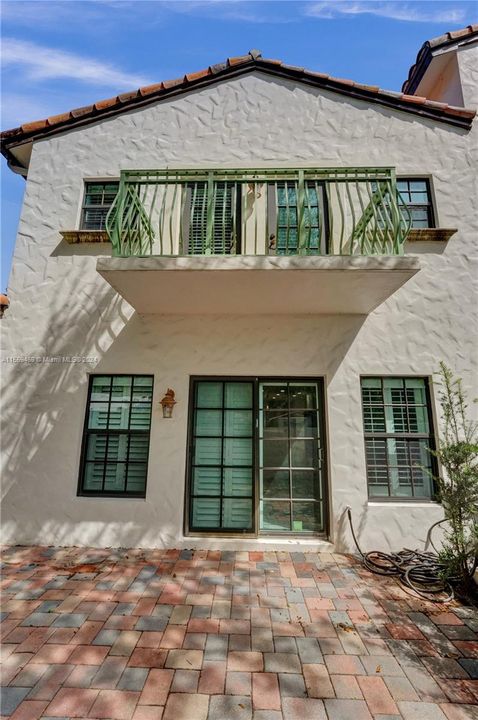 Recently Sold: $799,997 (3 beds, 2 baths, 2658 Square Feet)