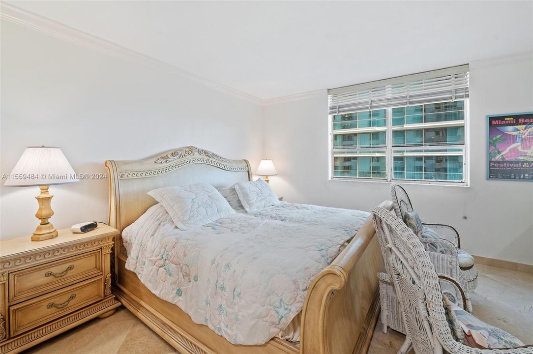 For Sale: $589,000 (2 beds, 2 baths, 1346 Square Feet)