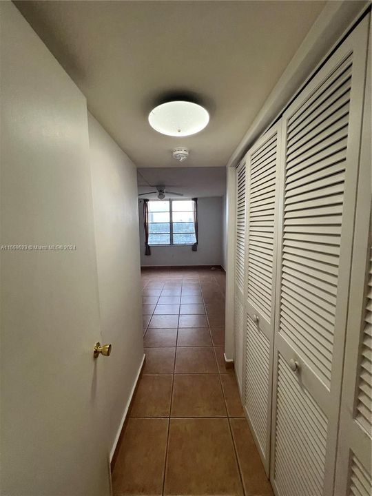 For Rent: $2,100 (1 beds, 1 baths, 775 Square Feet)