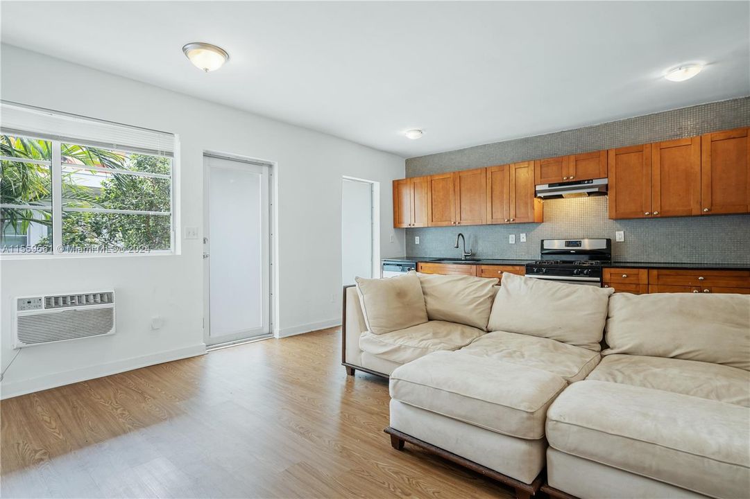 Recently Rented: $1,875 (1 beds, 1 baths, 14169 Square Feet)