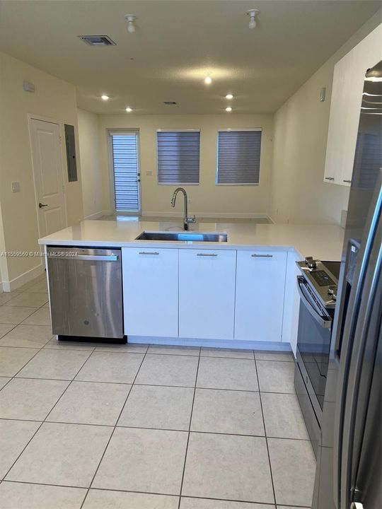For Rent: $3,400 (3 beds, 2 baths, 0 Square Feet)