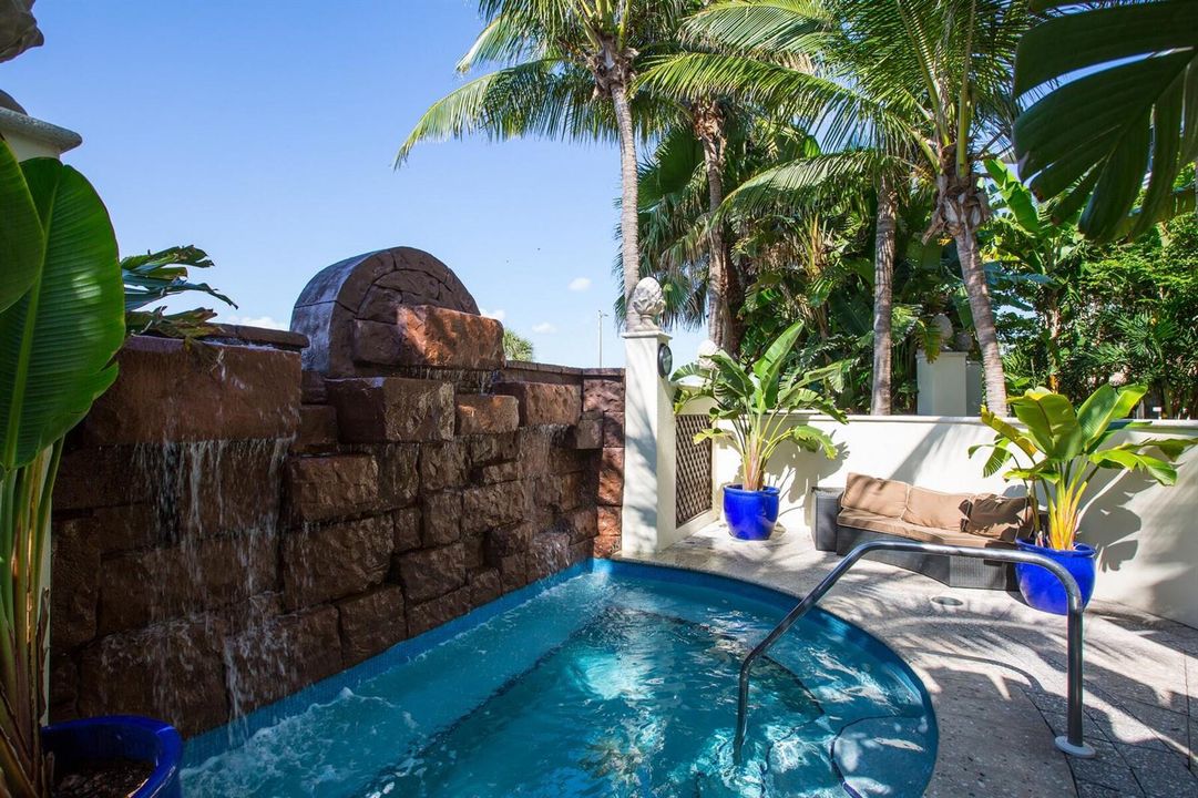 Penthouse Unit - Vero Beach Hotel and Re