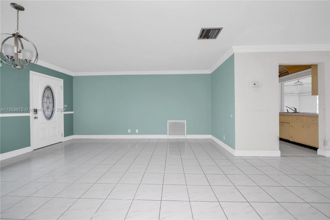 Недавно продано: $349,999 (2 спален, 2 ванн, 1182 Квадратных фут)