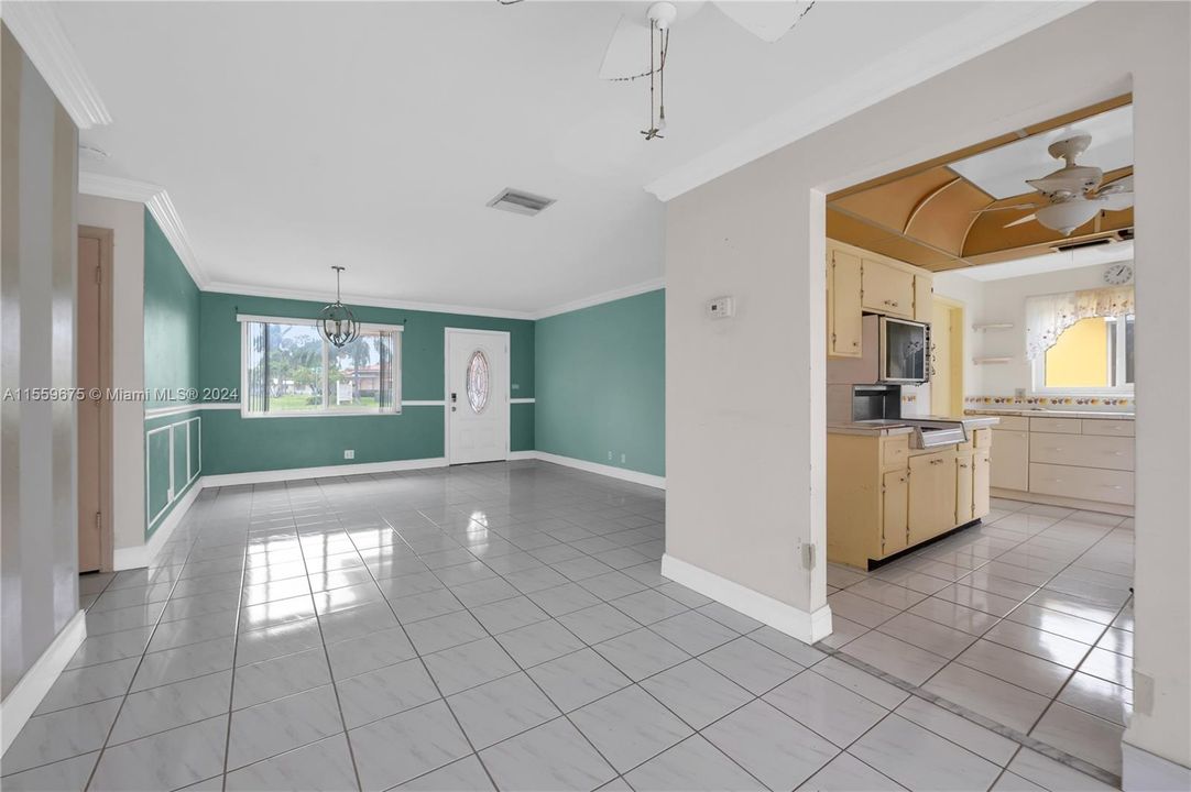 Недавно продано: $349,999 (2 спален, 2 ванн, 1182 Квадратных фут)