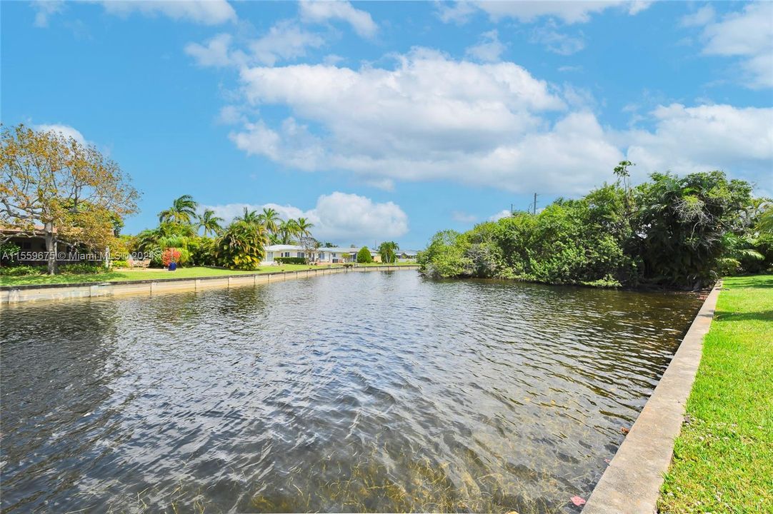 Недавно продано: $349,999 (2 спален, 2 ванн, 1182 Квадратных фут)