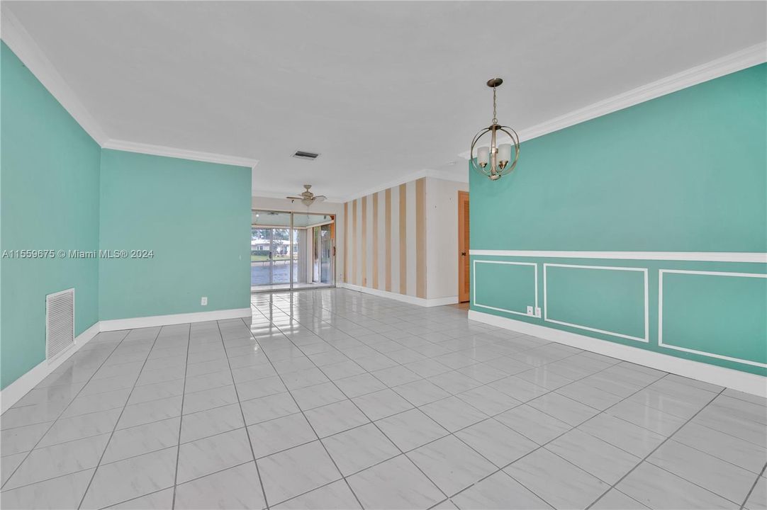 Недавно продано: $349,999 (2 спален, 2 ванн, 1182 Квадратных фут)