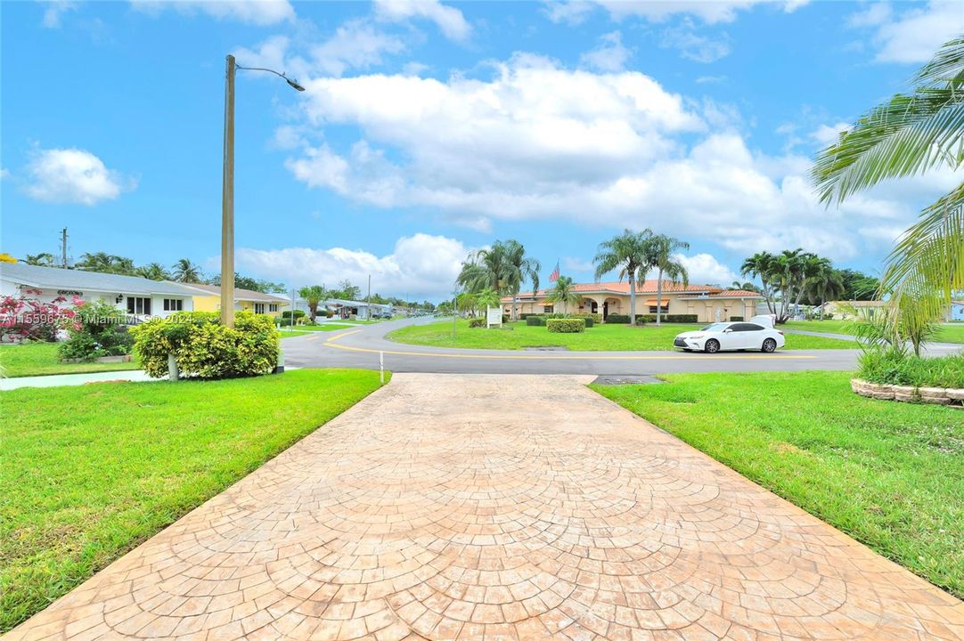 Недавно продано: $349,999 (2 спален, 2 ванн, 1182 Квадратных фут)