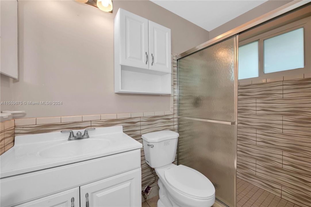 Недавно продано: $349,999 (2 спален, 2 ванн, 1182 Квадратных фут)