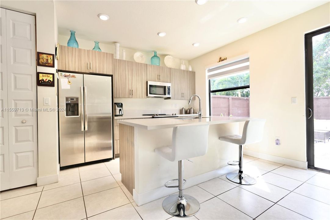 Recently Sold: $557,000 (3 beds, 2 baths, 1476 Square Feet)