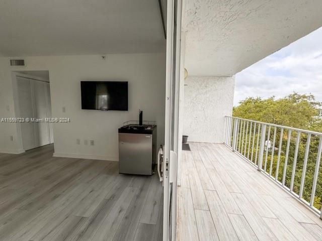 Недавно арендовано: $2,400 (1 спален, 1 ванн, 775 Квадратных фут)