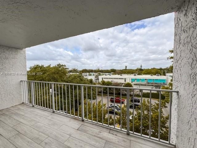 Недавно арендовано: $2,400 (1 спален, 1 ванн, 775 Квадратных фут)