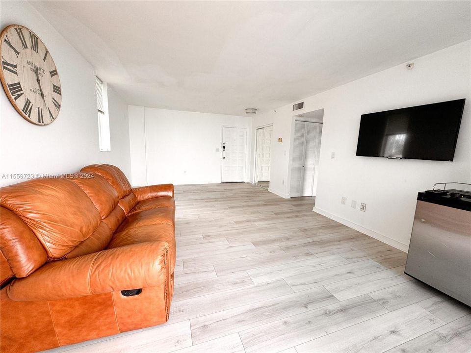 Недавно арендовано: $2,400 (1 спален, 1 ванн, 775 Квадратных фут)