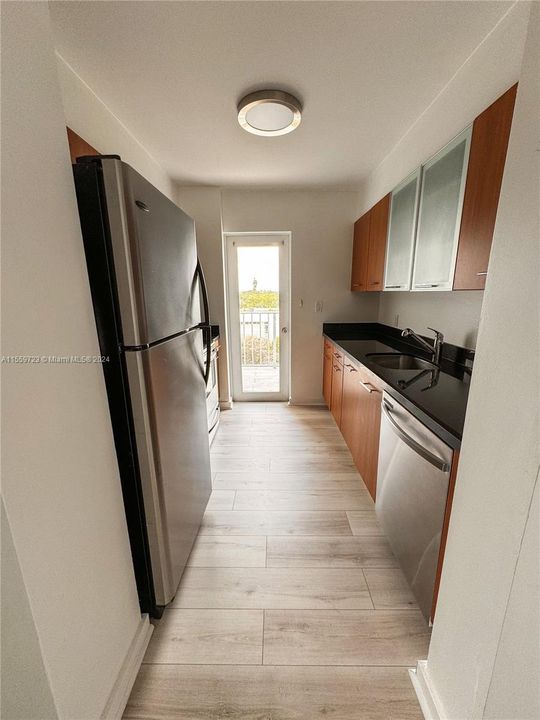 Недавно арендовано: $2,400 (1 спален, 1 ванн, 775 Квадратных фут)