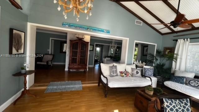 Recientemente alquilado: $4,500 (4 camas, 2 baños, 1250 Pies cuadrados)