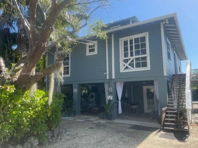 Recientemente alquilado: $4,500 (4 camas, 2 baños, 1250 Pies cuadrados)