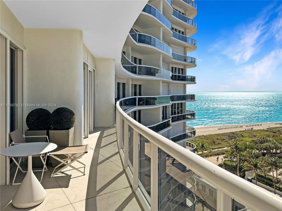 For Sale: $3,275,000 (2 beds, 2 baths, 2160 Square Feet)
