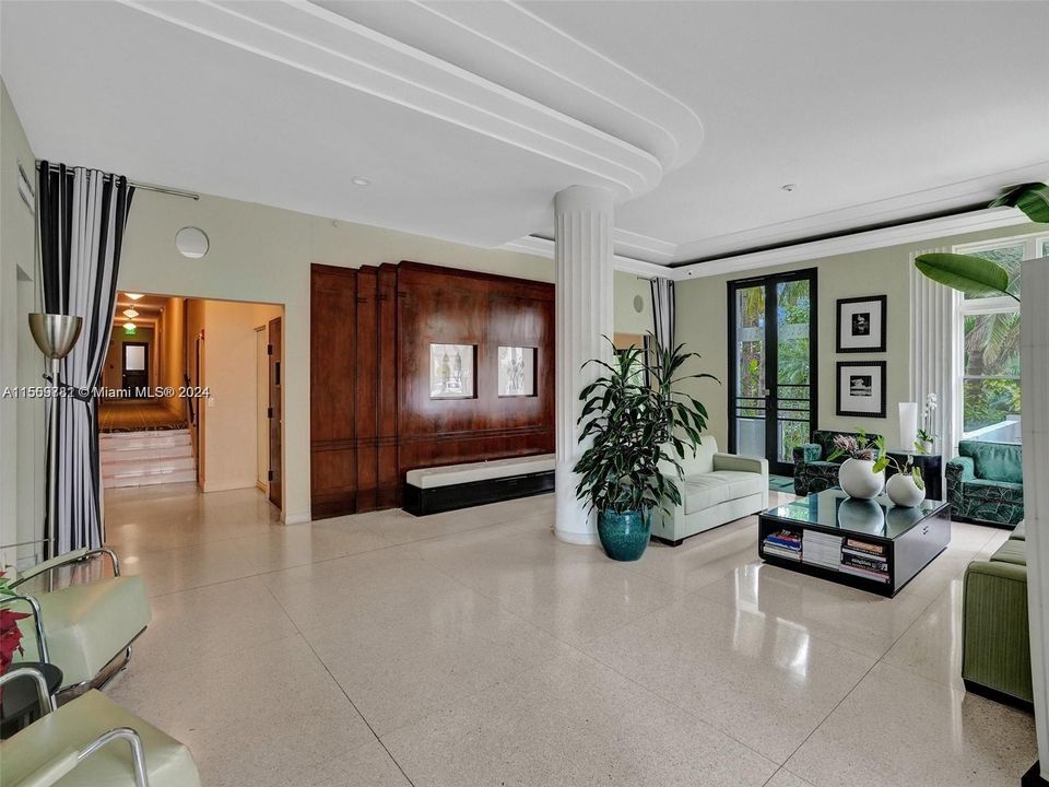 Recently Rented: $3,600 (2 beds, 2 baths, 952 Square Feet)