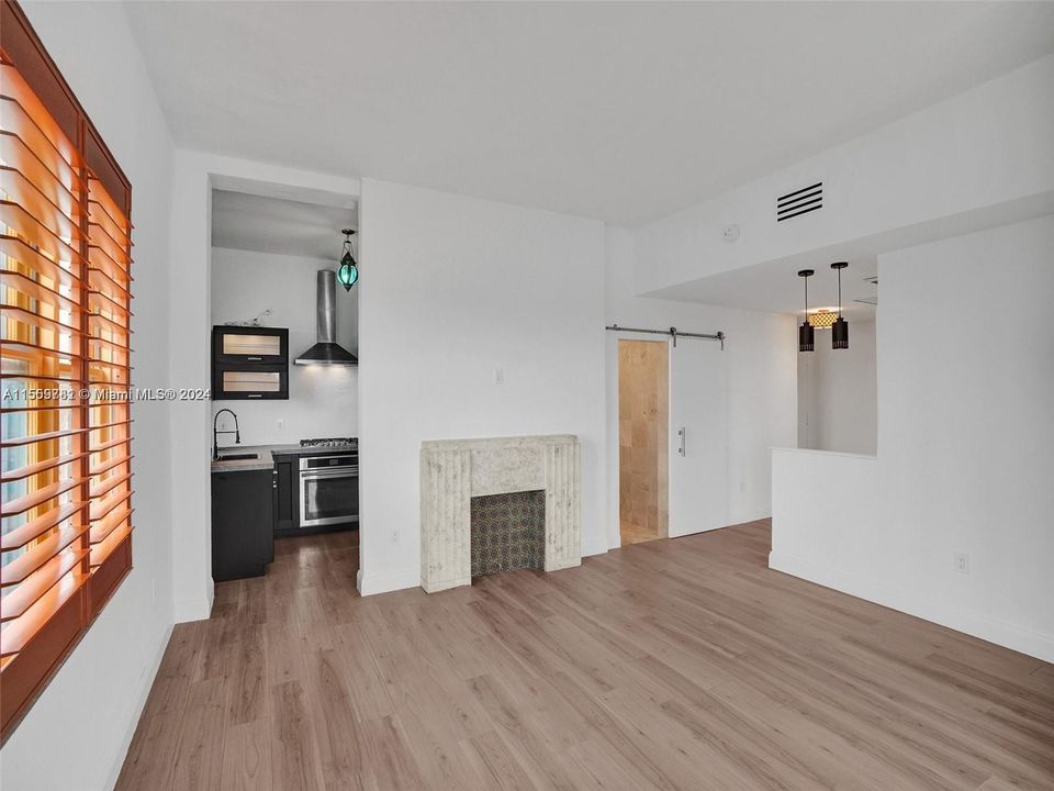 Recently Rented: $3,600 (2 beds, 2 baths, 952 Square Feet)