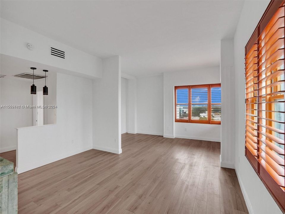 Recently Rented: $3,600 (2 beds, 2 baths, 952 Square Feet)