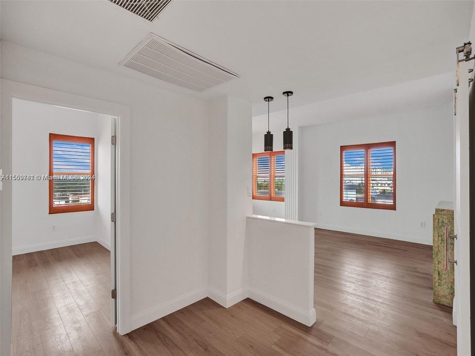 Recently Rented: $3,600 (2 beds, 2 baths, 952 Square Feet)