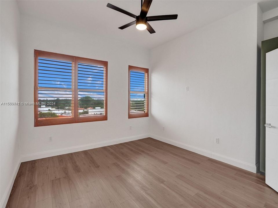 Recently Rented: $3,600 (2 beds, 2 baths, 952 Square Feet)