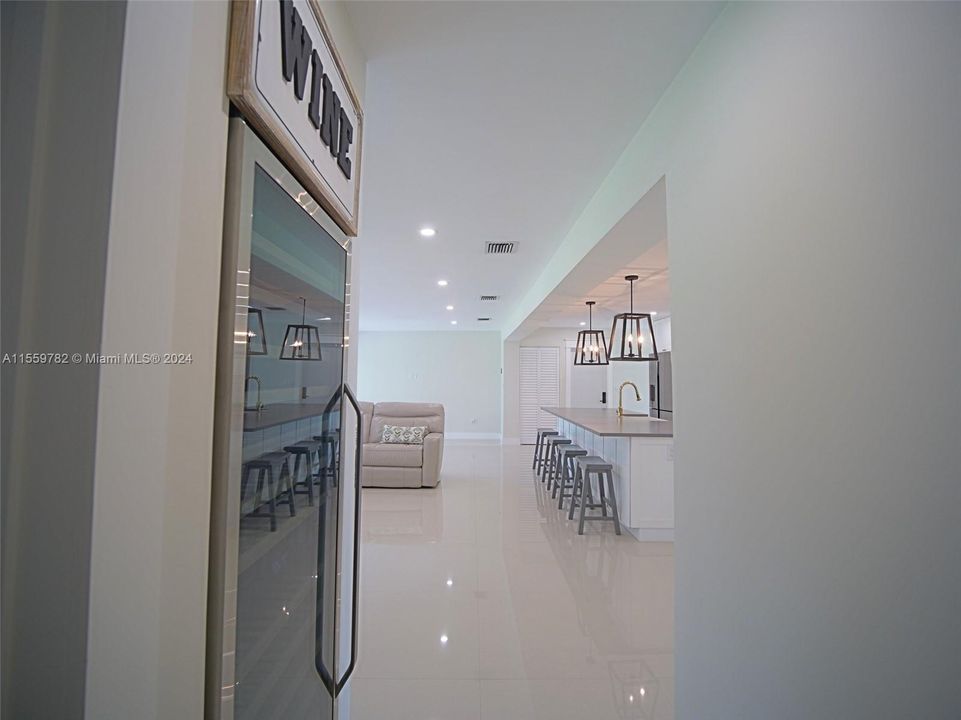 Recientemente alquilado: $6,000 (4 camas, 2 baños, 2058 Pies cuadrados)