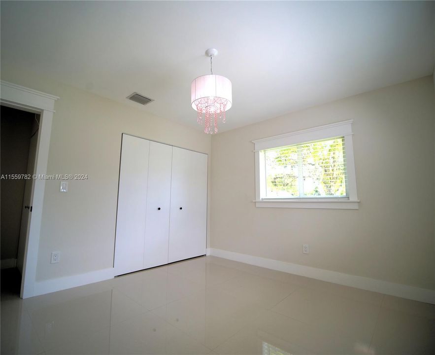 Recientemente alquilado: $6,000 (4 camas, 2 baños, 2058 Pies cuadrados)