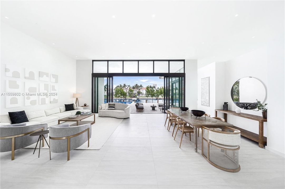 Recently Sold: $4,995,000 (6 beds, 7 baths, 4526 Square Feet)