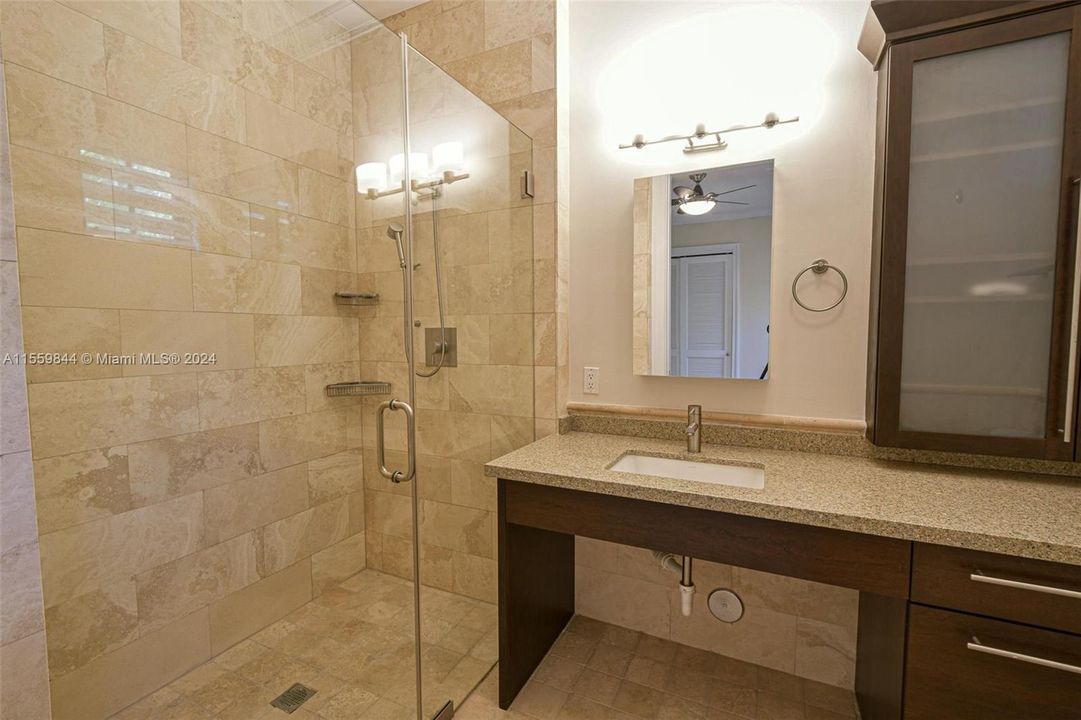 2nd Bedroom on-suite Bathroom w/walk-in shower