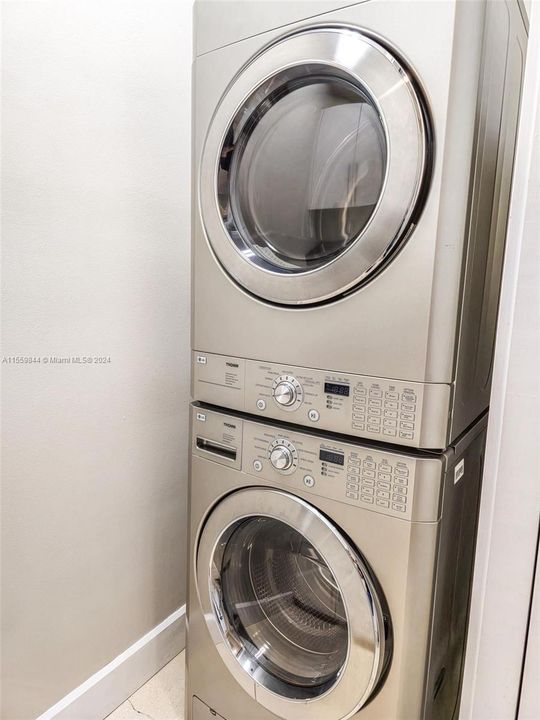 LG Tromm Washer and Dryer - stacked large capacity