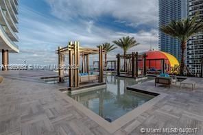 For Sale: $726,000 (1 beds, 1 baths, 869 Square Feet)