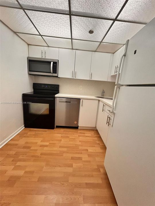 Recently Rented: $1,700 (1 beds, 1 baths, 782 Square Feet)