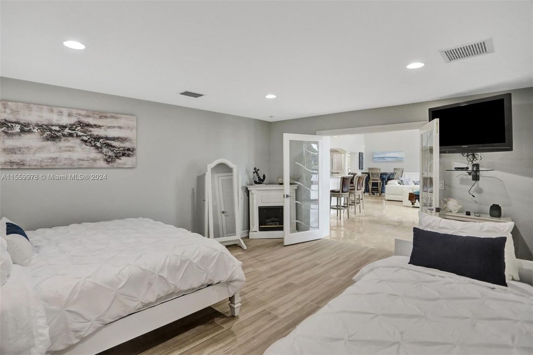 Active With Contract: $4,200,000 (4 beds, 4 baths, 3403 Square Feet)