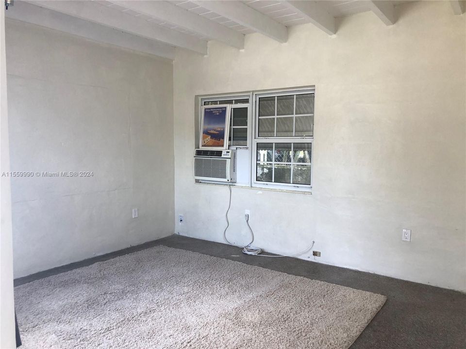 For Sale: $230,000 (1 beds, 1 baths, 539 Square Feet)