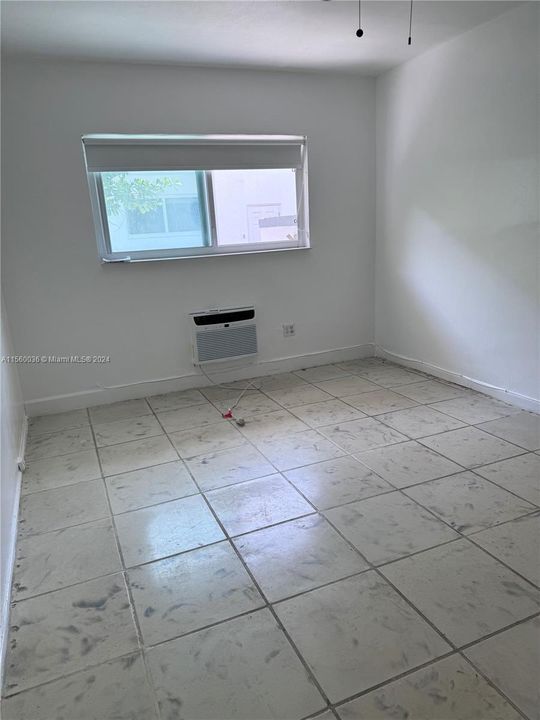 Недавно арендовано: $2,000 (1 спален, 1 ванн, 800 Квадратных фут)