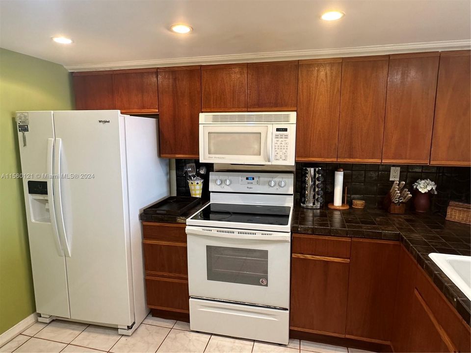 最近租的: $2,500 (1 贝兹, 1 浴室, 860 平方英尺)