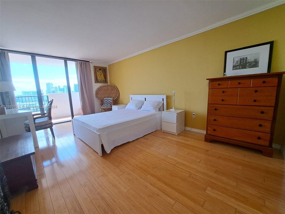 最近租的: $2,500 (1 贝兹, 1 浴室, 860 平方英尺)