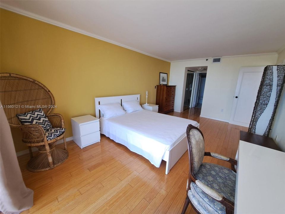 最近租的: $2,500 (1 贝兹, 1 浴室, 860 平方英尺)