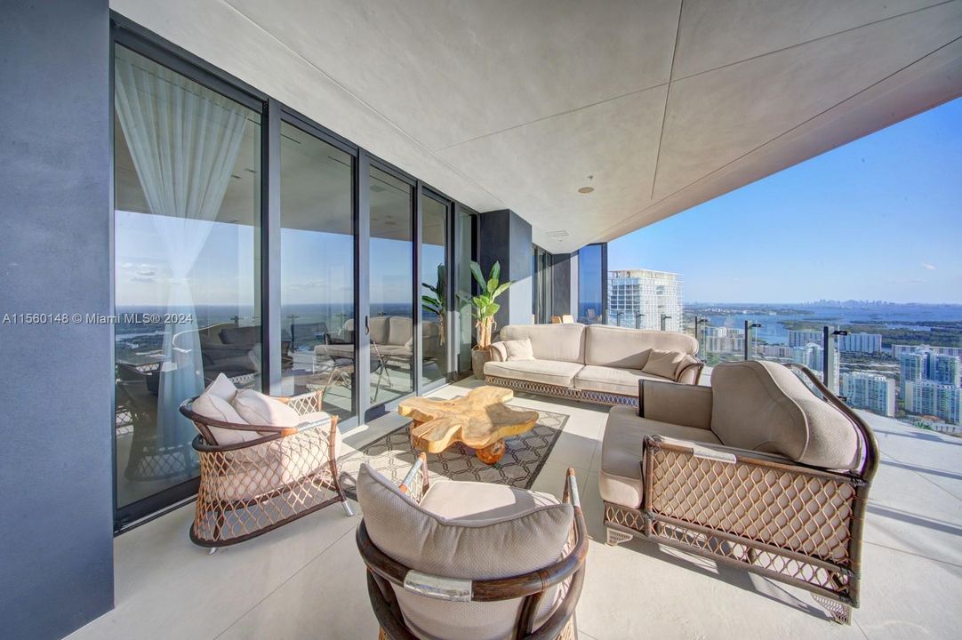 For Sale: $4,200,000 (2 beds, 2 baths, 2042 Square Feet)